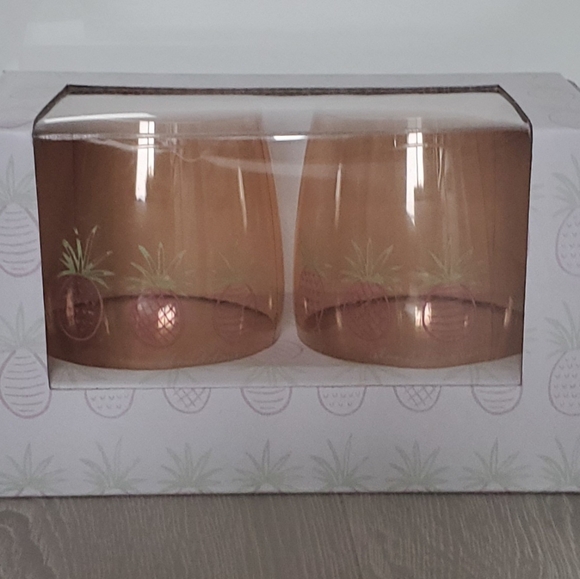 Island House Co. 2 Pack Tumbler Set | Pineapples - Picture 3 of 4